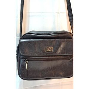 Functional, Multi-pocket Crossbody Handbag